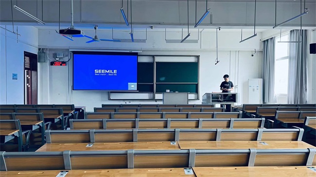 連續(xù)三年選購視美樂，武漢大學高校投影體驗再升級